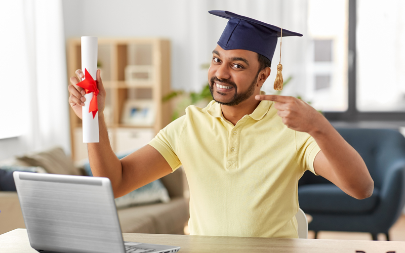 the benefits of undertaking an online degree